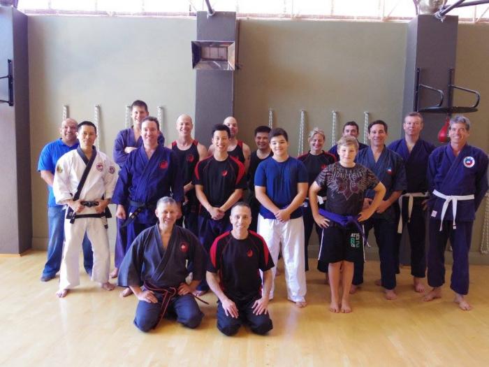 Perth Xmas 2017: Honoured to be Invited by Wuweidao to cross train with the Gojuryu Black Belts at their last session of the year.