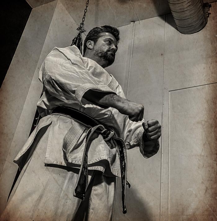 Chunbi means ready in Korean. But how are we ready? Making the chunbi stand, is it just the body, or also the mind? I like to think of this as the chunbi spirit, where the mind and body is working tog